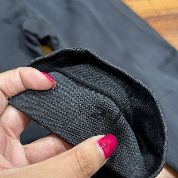 Lululemon Cropped Legging 17” - Picture 3 of 3